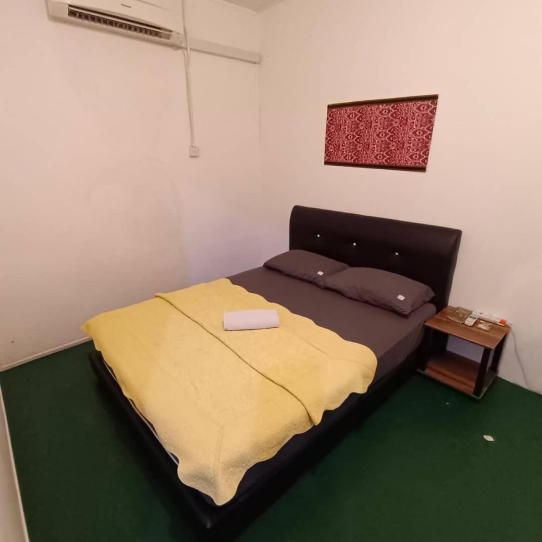 Tabun Homestay Miri Esterno foto